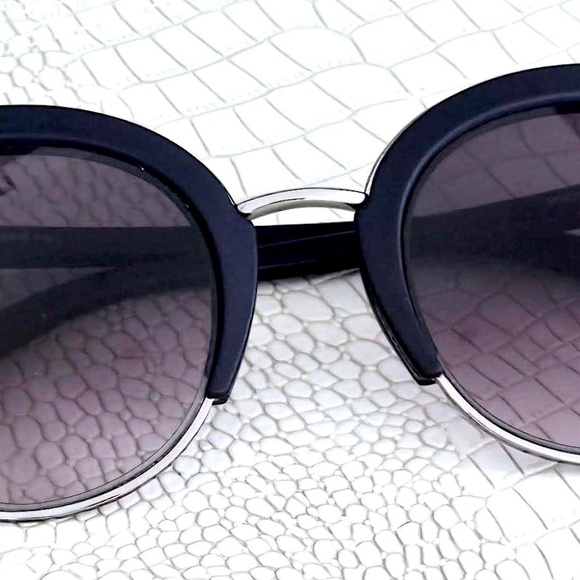 Salvatore Ferragamo SF909S Sunglasses Aubergine Frames Purple Gradient w/ Case main image 16